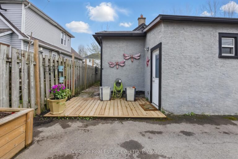 1-seneca-street-st-catharines-X12241365-19